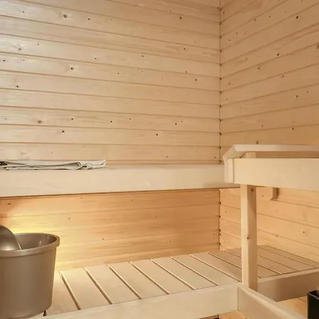 Kotimaailma - Viihtyisae Saunallinen Kaksio, Leppaevaara アパート *